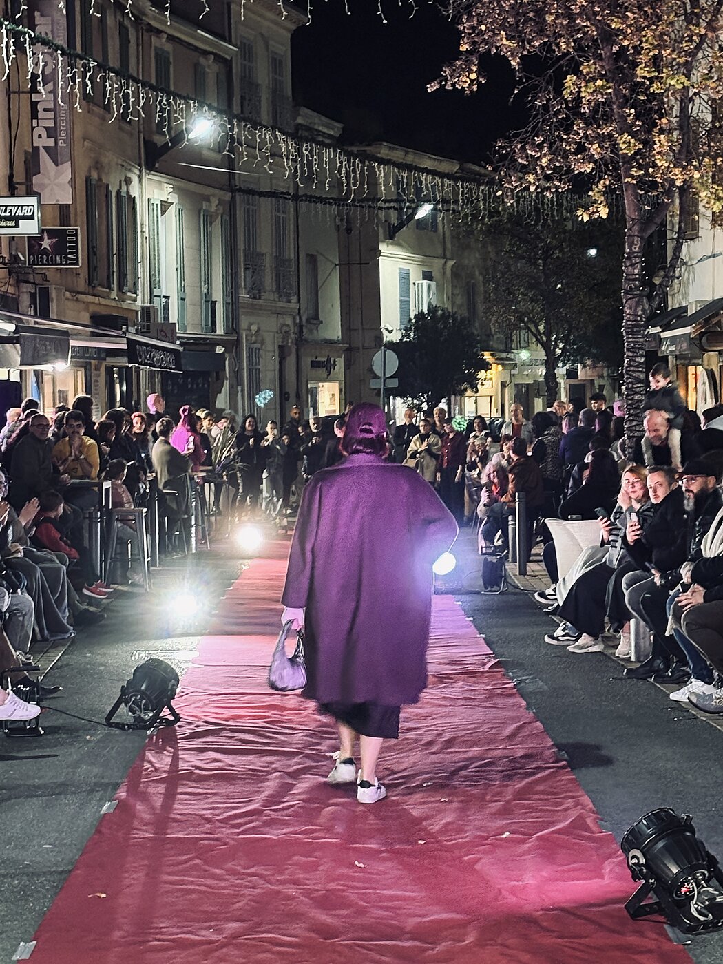 Défilé de mode dans la rue