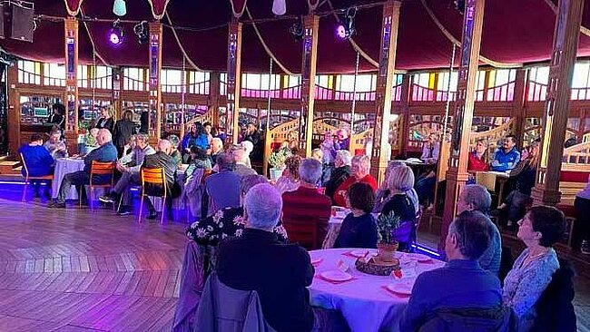 la cérémonie des noces d'or au magic mirrors