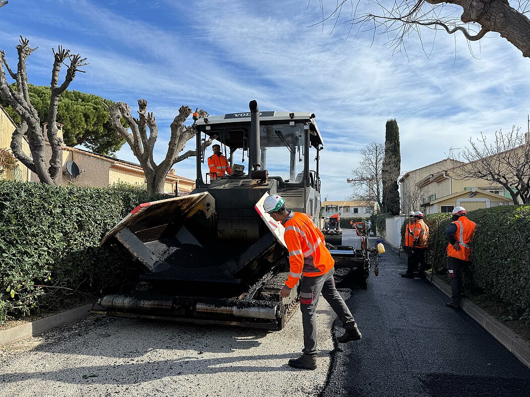 Feullantines - travaux de goudronnage 