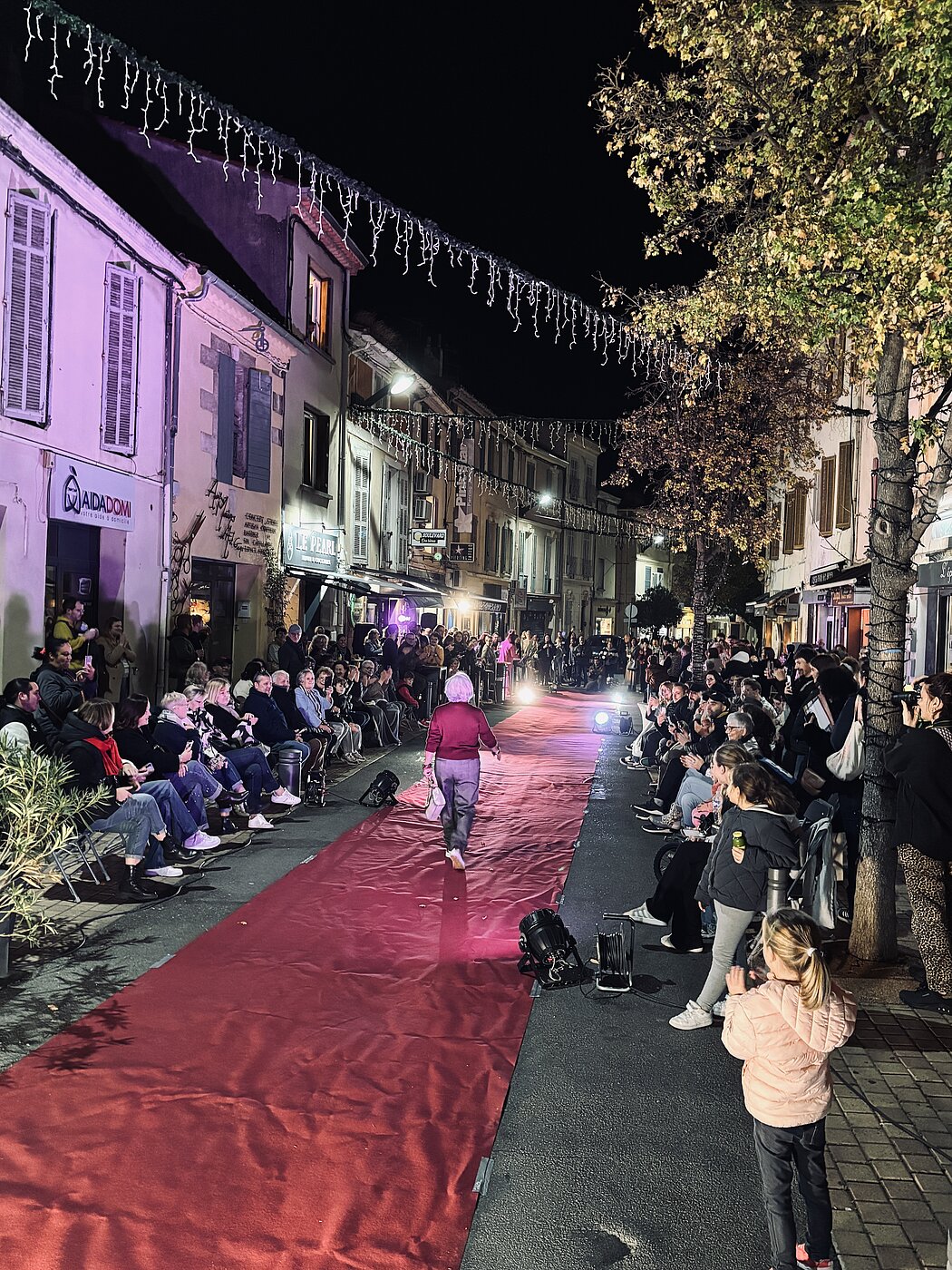 Défilé de mode dans la rue