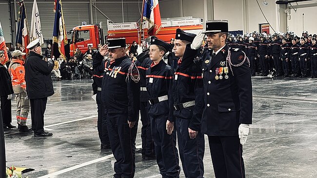 dépot de gerbes et salut