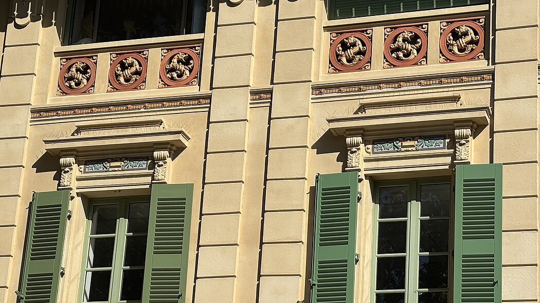 Façade du château des baumes