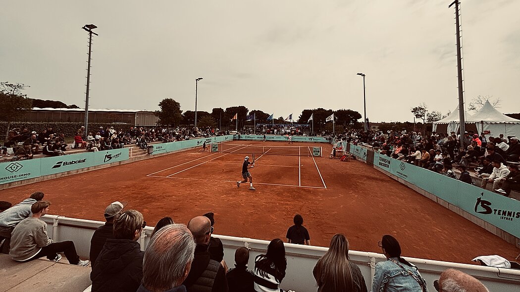 vue d'ensemble du court central lors de la finale garçons