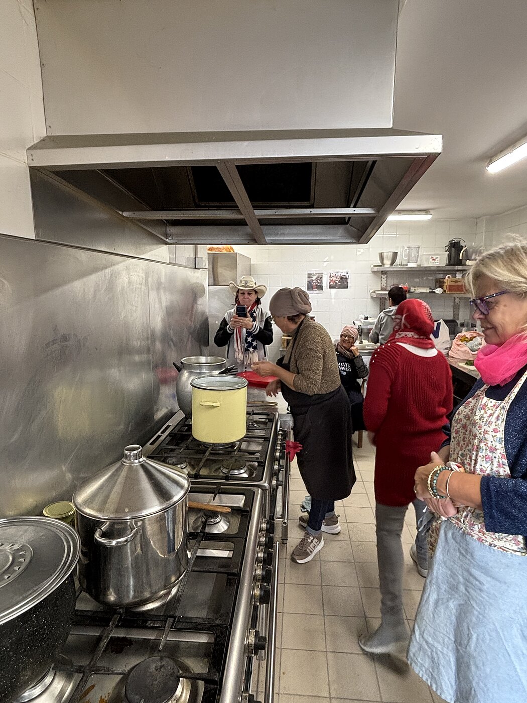 Cuisine où mijotent des soupes