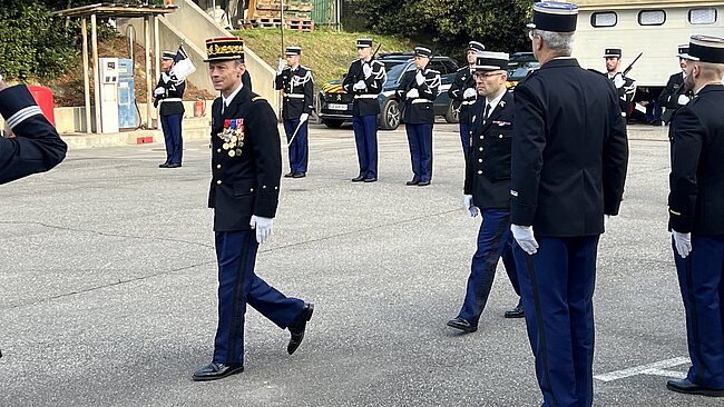 Cérémonie de remise de récompenses à deux gendarmes de la compagnie d'Istres