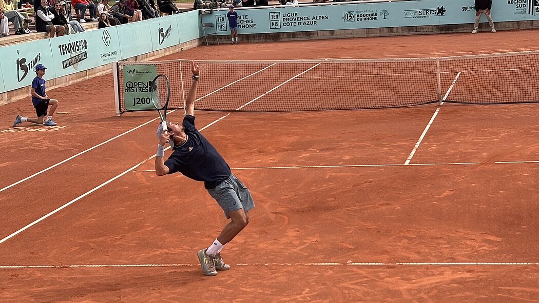 action de tennis