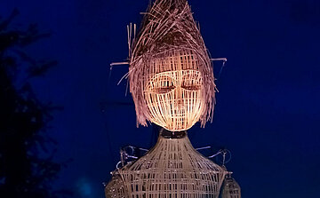 marionnette en bois géante 