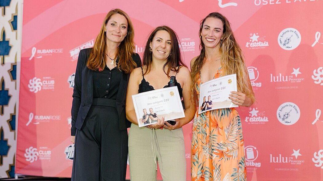 Emile et Lisa sur le podium avec leur prix