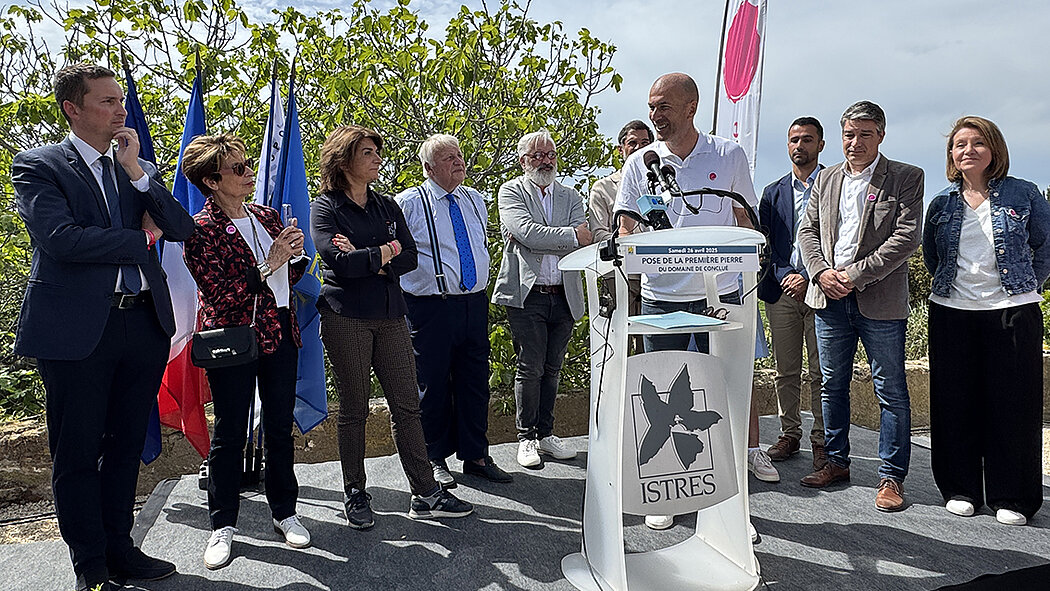 La tribune officielle avec de gauche à droite Christophe Borgus, sous prefet, Nicole Joulia 1ere adjointe, Martine Vassal présidente de la Métropole AMP, François Bernardini maire d'Istres, David Gibaud, Zinédine Zidane, Nicolas Davini et Suzelle Ayot conseillère régionale 