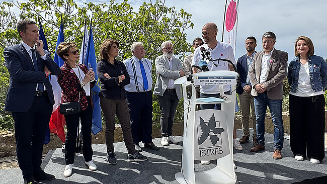 La tribune officielle avec de gauche à droite Christophe Borgus, sous prefet, Nicole Joulia 1ere adjointe, Martine Vassal présidente de la Métropole AMP, François Bernardini maire d'Istres, David Gibaud, Zinédine Zidane, Nicolas Davini et Suzelle Ayot conseillère régionale 