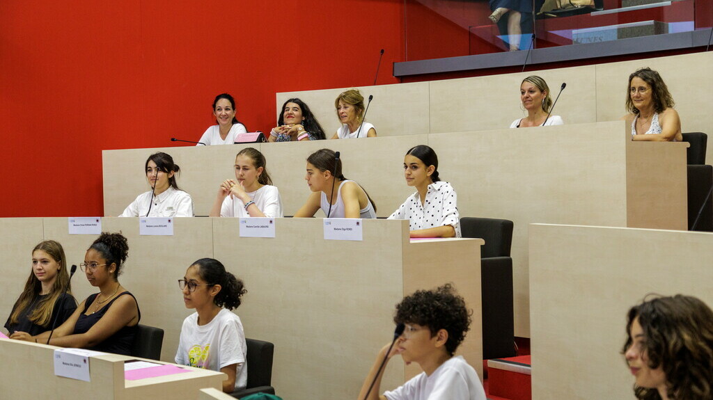 les jeunes dans l'hémicycle