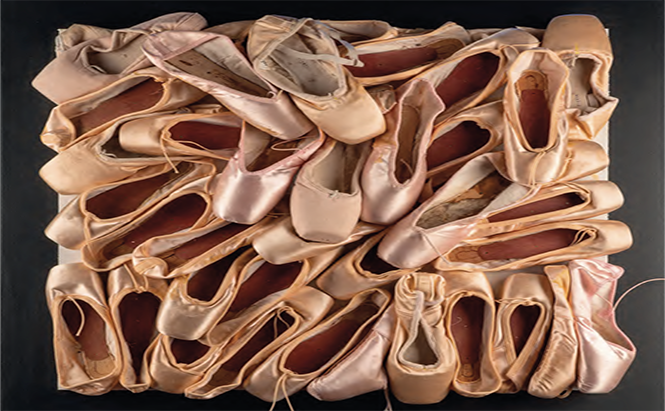 oeuvre composée de chaussons de danse