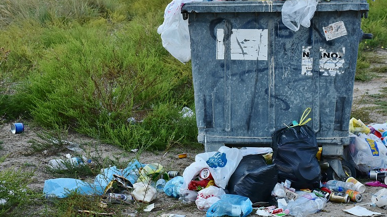 SIGNALER UN DEPÔT SAUVAGE lien vers site de la métropole