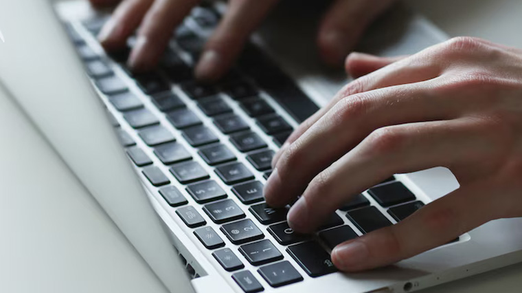 USURPATION D'IDENTITÉ lien vers le site du gouvernement cyber malveillance